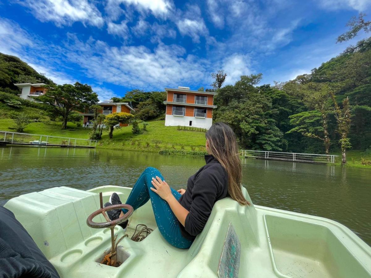 Burbi Lake Lodge Monteverde Exteriör bild