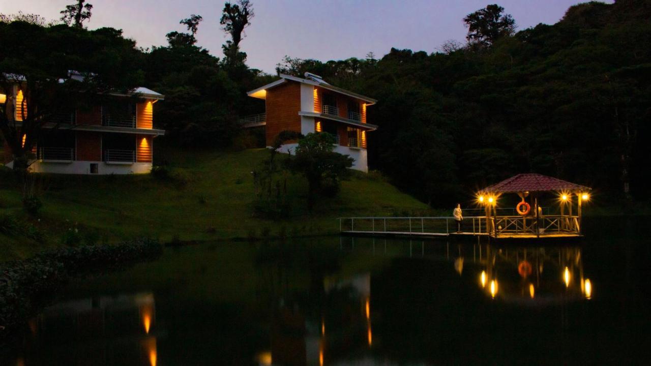 Burbi Lake Lodge Monteverde Exteriör bild